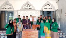 Mahasiswa KKN Universitas Taman Siswa 