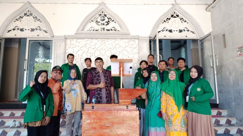 Mahasiswa KKN Universitas Taman Siswa 